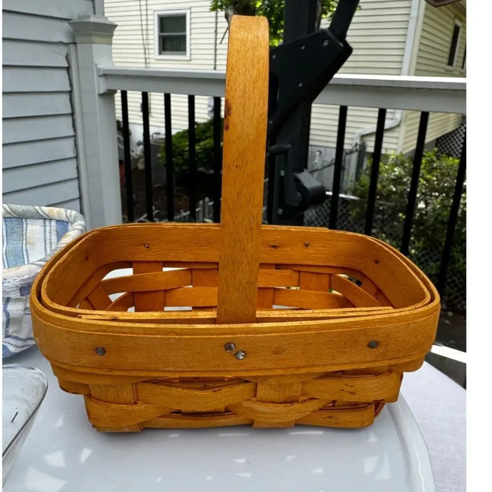 Vintage Longaberger Basket; small; with liner and plastic insert